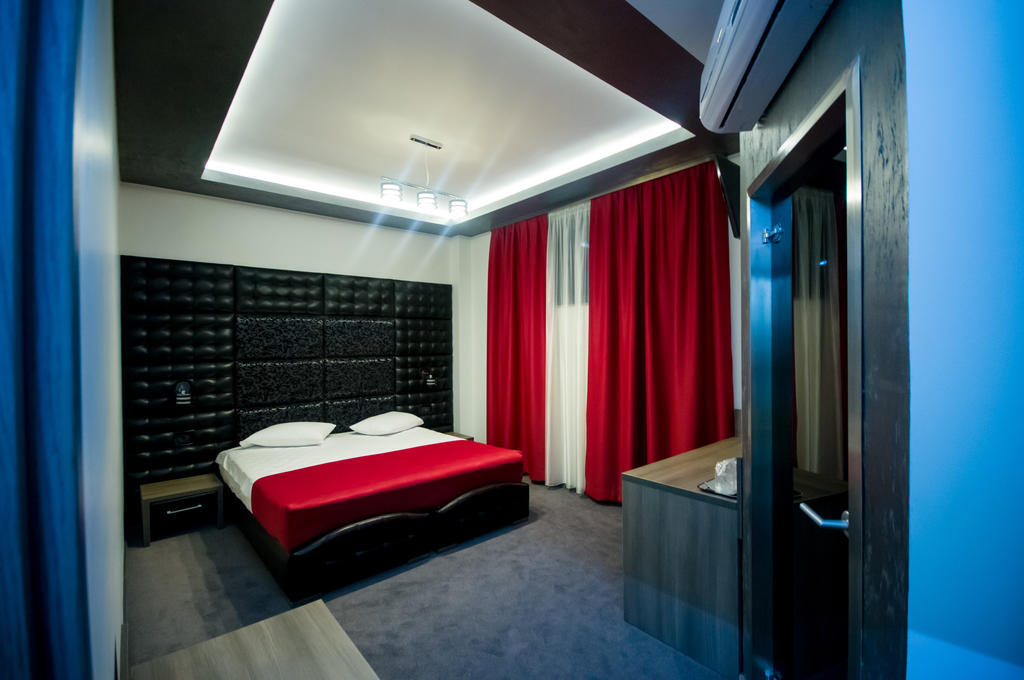 Hotel Aqua Târgu Jiu Esterno foto