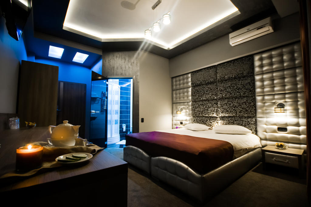 Hotel Aqua Târgu Jiu Esterno foto